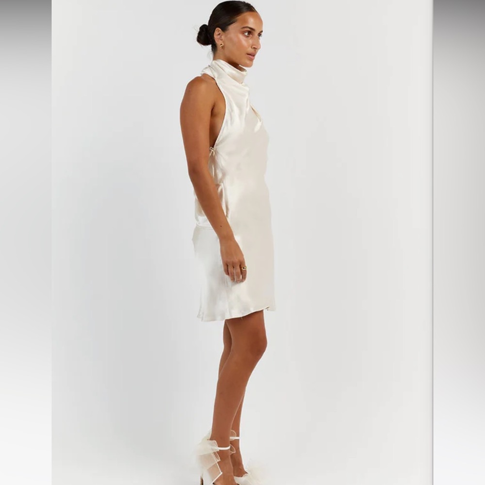 Dissh aisle pearl satin backless mini dress